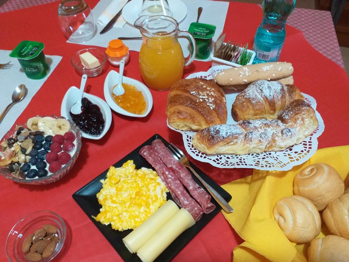 B&B Il Girasole Сант'Анна-Аррези Экстерьер фото
