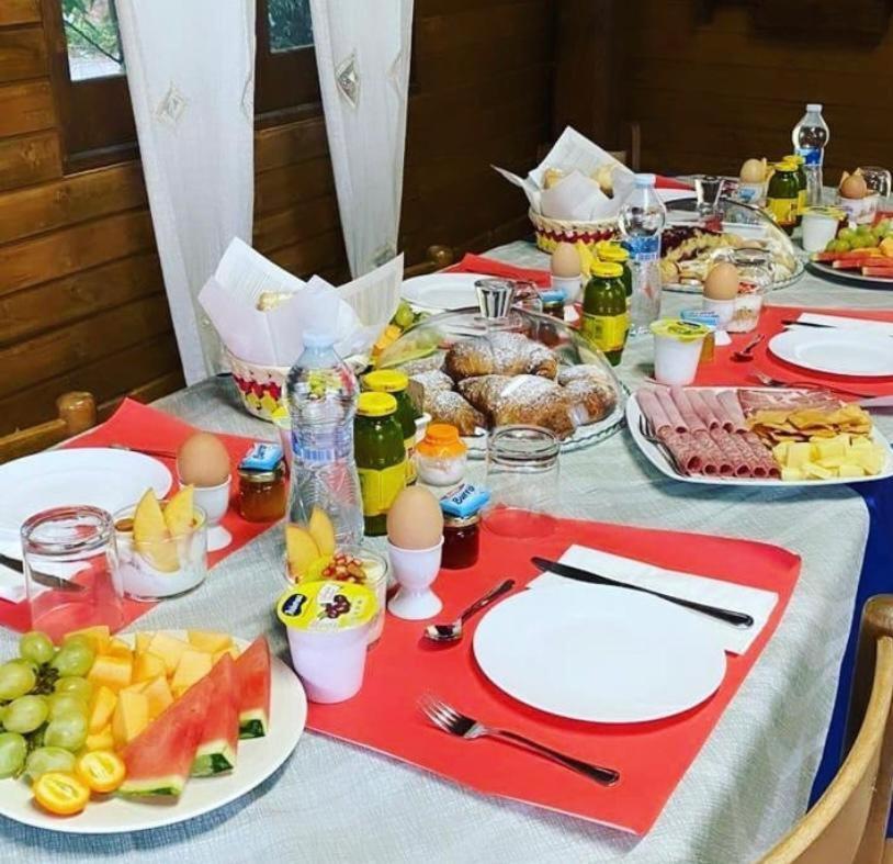 B&B Il Girasole Сант'Анна-Аррези Экстерьер фото