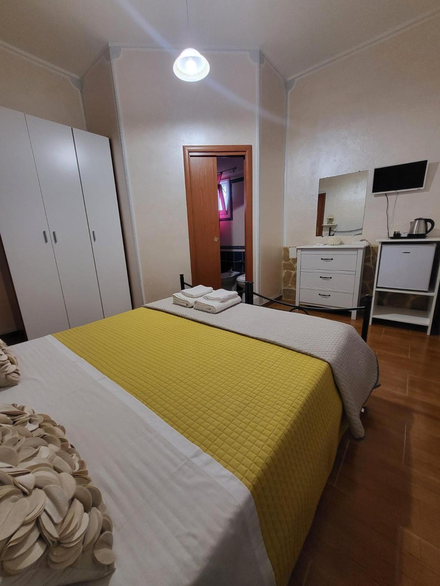 B&B Il Girasole Сант'Анна-Аррези Экстерьер фото