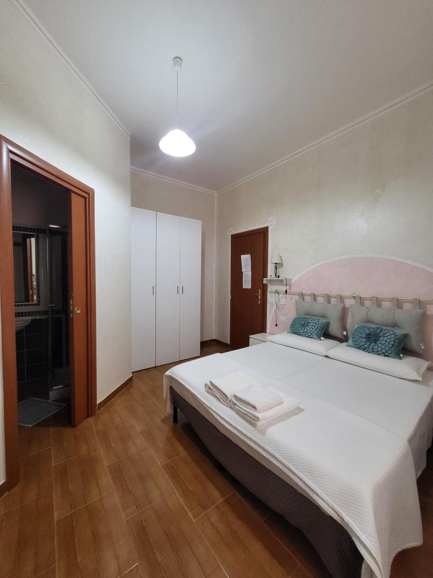 B&B Il Girasole Сант'Анна-Аррези Экстерьер фото